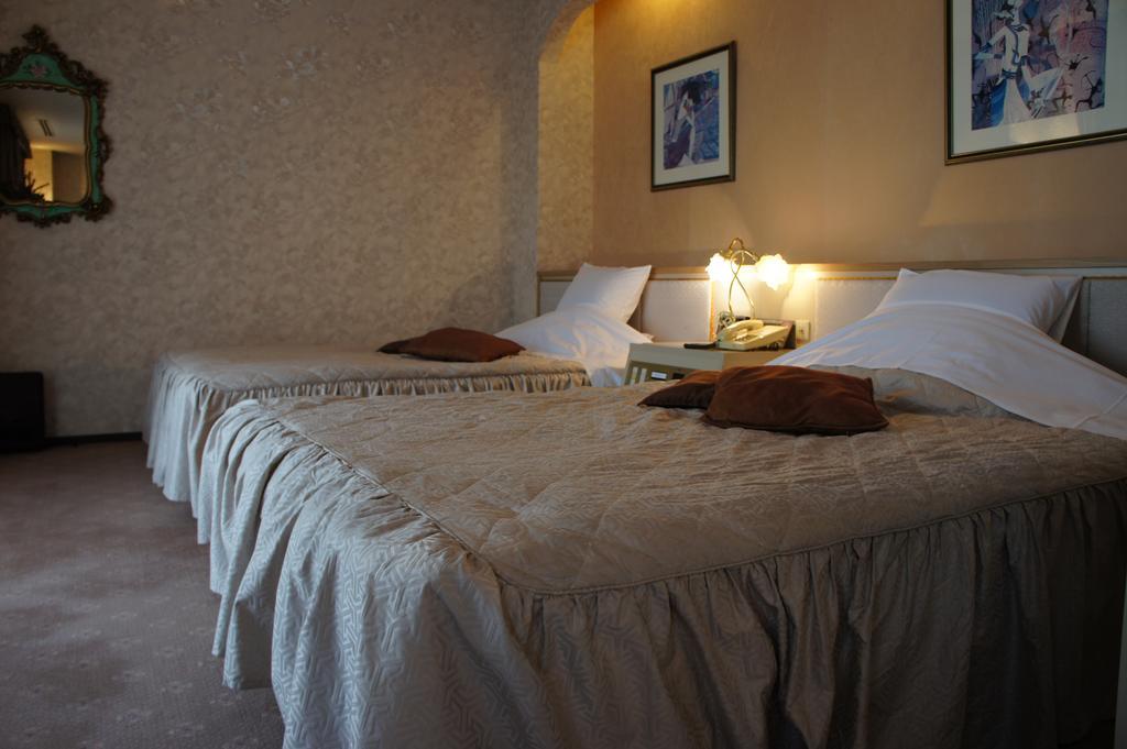 Hotel Platon Chikuma Bagian luar foto