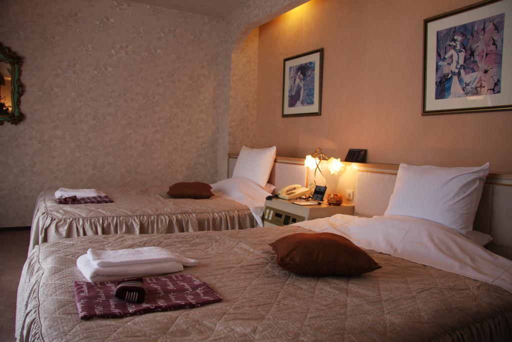 Hotel Platon Chikuma Bagian luar foto