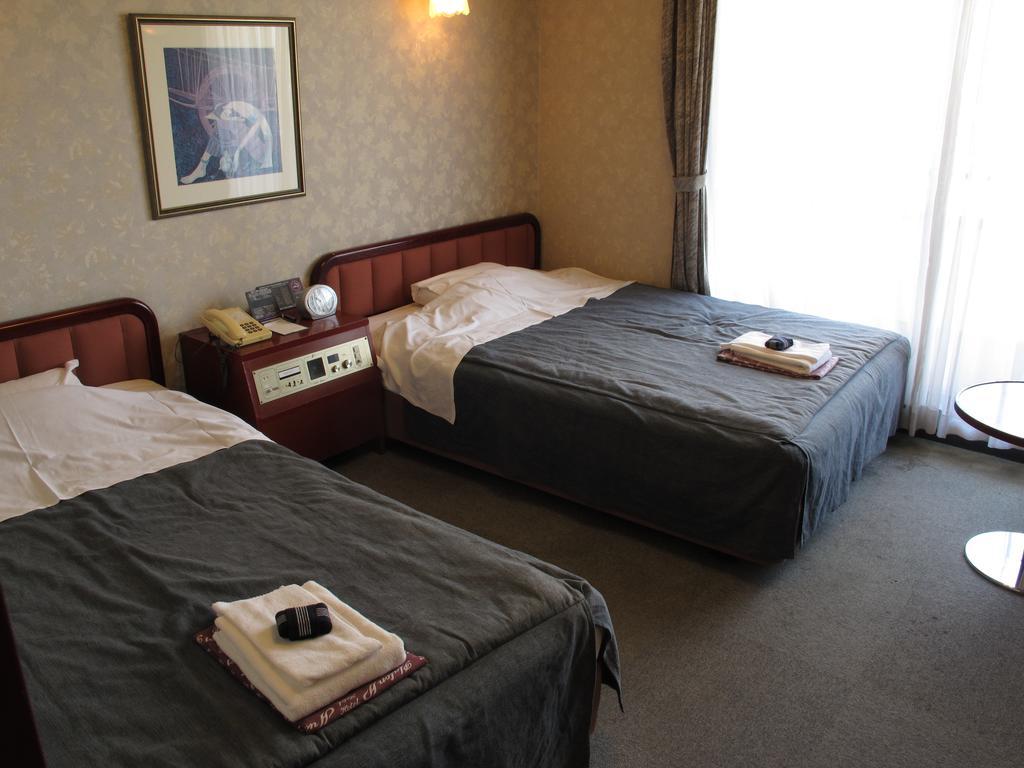 Hotel Platon Chikuma Bagian luar foto