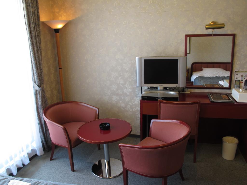 Hotel Platon Chikuma Bagian luar foto