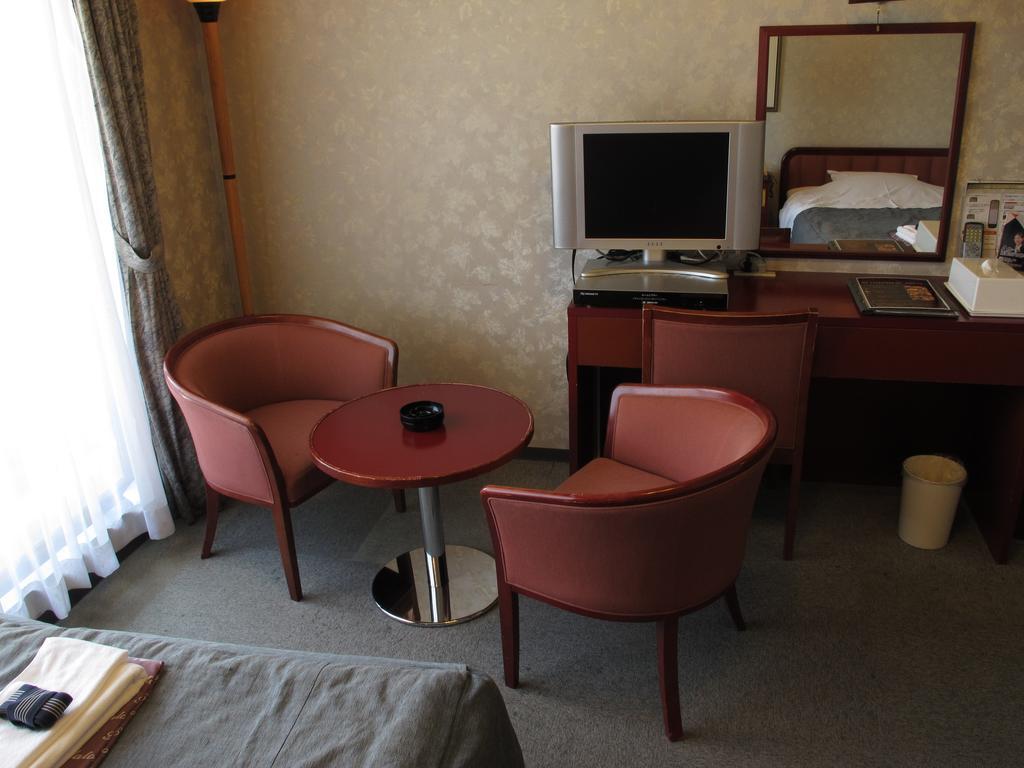 Hotel Platon Chikuma Bagian luar foto