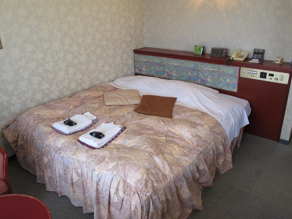 Hotel Platon Chikuma Bagian luar foto